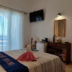 Hotel Corali Piso Livadi